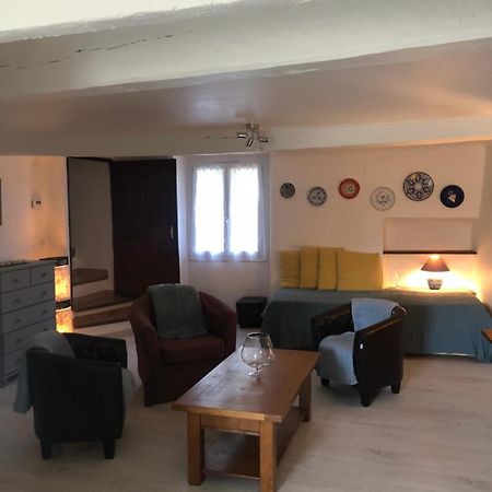 Le Petit Saint Clair Apartment Trigance Ngoại thất bức ảnh