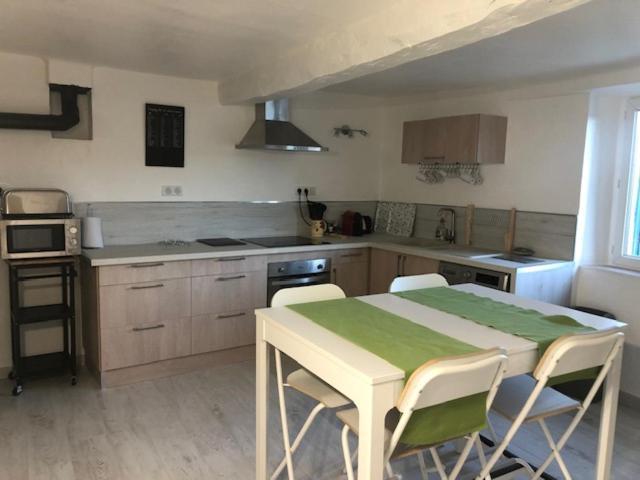 Le Petit Saint Clair Apartment Trigance Ngoại thất bức ảnh